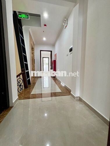 BÁN NHÀ Ở CẦU GIẤY - 50M2 RỘNG - 7 TẦNG THANG MÁY - OTO ĐỖ CỬA VÔ NHÀ