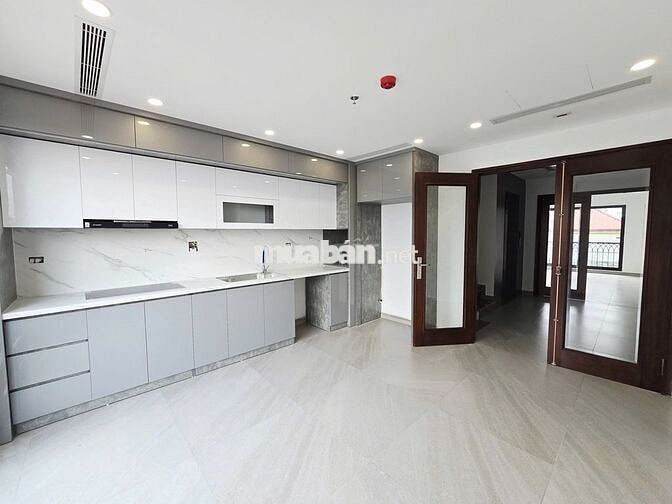 BÁN NHÀ HOÀNG QUỐC VIỆT - Ô TÔ VÒNG QUANH -PHÂN LÔ-7 TẦNG THANG MÁY