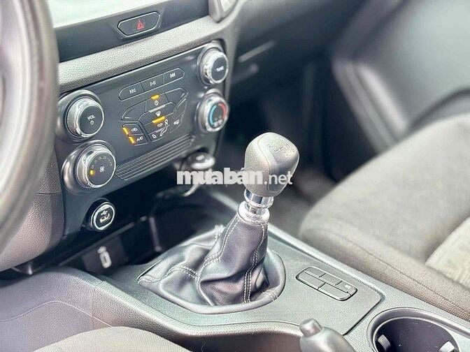 Ford Ranger 2022 XLS 2.2 số sàn - 27000km - Hãng