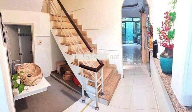 CHO THUÊ NHÀ NGUYÊN CĂN MẶT TIỀN ĐƯỜNG KHU CƯ XÁ ĐÔ THÀNH QUẬN 3