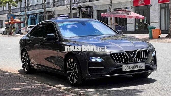 VinFast Lux A2.0 2019 Premium 2.0 AT - 77000 km