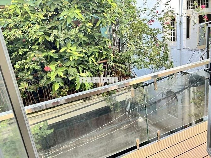 Bán nhà ngay ngã tư 7 Hiền hẻm xe hơi đỗ cổng CMT8 ngang lớn 5.5m