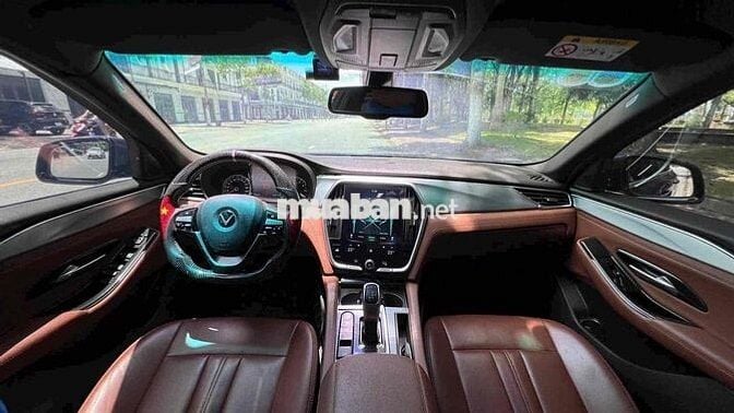 VinFast Lux A2.0 2019 Premium 2.0 AT - 77000 km
