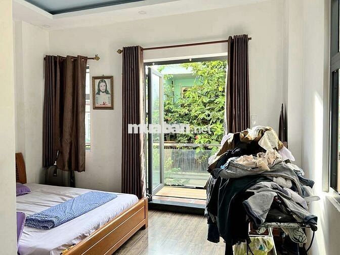 Bán nhà ngay ngã tư 7 Hiền hẻm xe hơi đỗ cổng CMT8 ngang lớn 5.5m