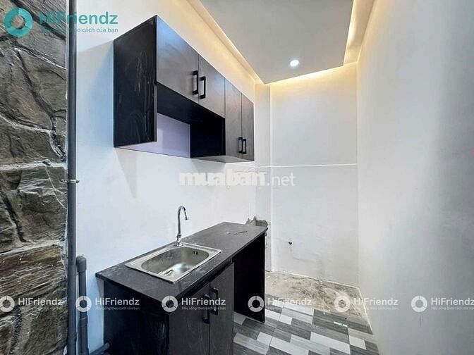 CĂN HỘ 1 PHÒNG NGỦ MỚI - BAN CÔNG - GIÁP Q1, Q3