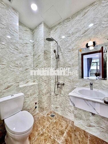 Trống sẵn studio bancon Nguyễn Công Hoan gần ẩm thực Phan Xích Long PN