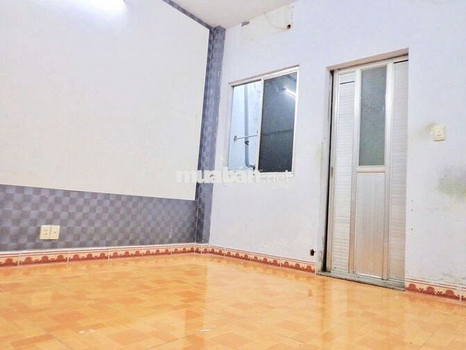 GIÁ 2tr, Phòng 25m2 máy lạnh, giờ tự do, wc riêng. Phan Huy Ích, GV