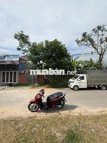 Mặt tiền hoà an 24 giá 4tyxx lvị trí đẹp, đối diện công viên, sạch 100
