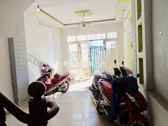 GIÁ 2tr, Phòng 25m2 máy lạnh, giờ tự do, wc riêng. Phan Huy Ích, GV