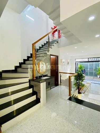 BÁN NHÀ 70M2 NGAY PHAN TÂY HỒ PHÚ NHUẬN GIÁ 2TY550 ĐANG CHO THUÊ 20TR