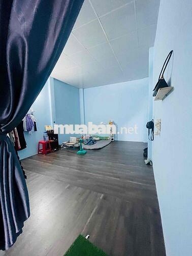 Nhà mặt tiền 4x15m Đường Lớn ( gần cầu Trần Quang Cơ)