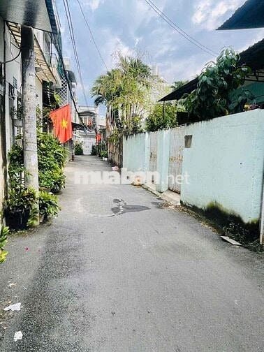 Bán Nhà Trệt. lững. lầu. 3 phòng. Phường 16. hẻm đẹp.