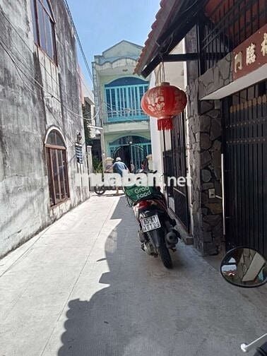 Bán nhà:5(nở hậu 8)x20 mặt tiền hẻm 1247, huỳnh tấn phát, Q7 (củ)
