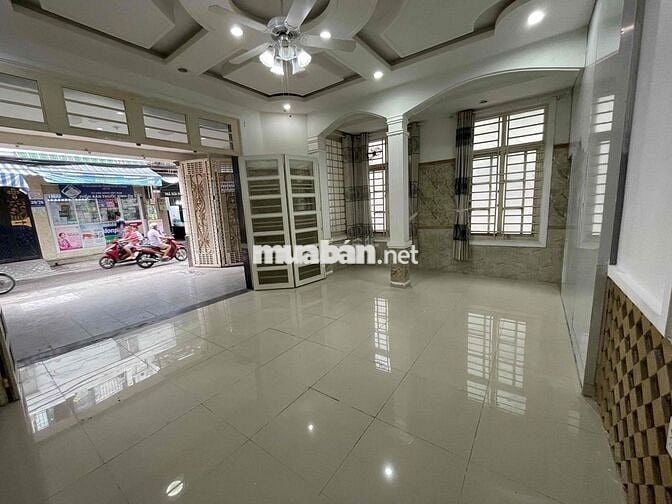 Măt tiền KD sầm uất 60m khu Lâm Văn Bềnc mới sạch sẽ