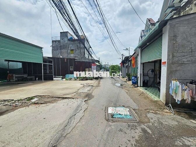 Nhà cấp 4 gần trung tâm Y Tế, chợ Dĩ An 1 và BigC Go
