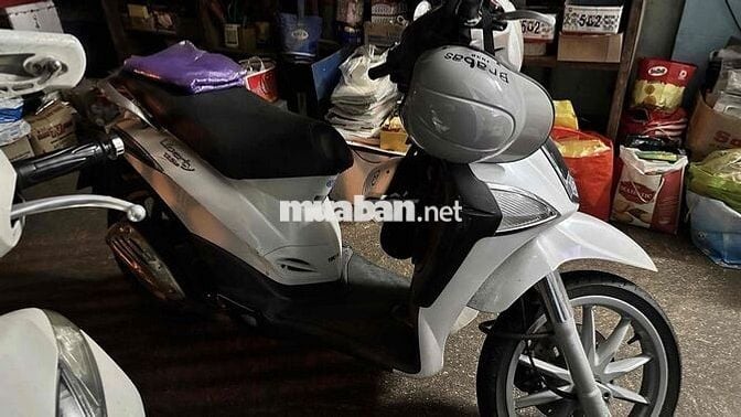 xe Liberty trắng