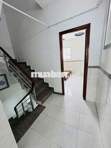 Bán nhà 3 Tầng- 44m2- 4PN - Hẻm nhựa xe tải- Phạm văn Chí Q6