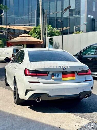 BMW 3 Series 2022 320i M Sport - 28000 km