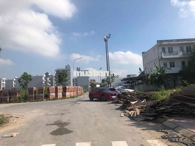 Nhà 4 tầng 56m2 đất ngang 4,5m HXH Chợ Rau Quả 3,68 tỷ