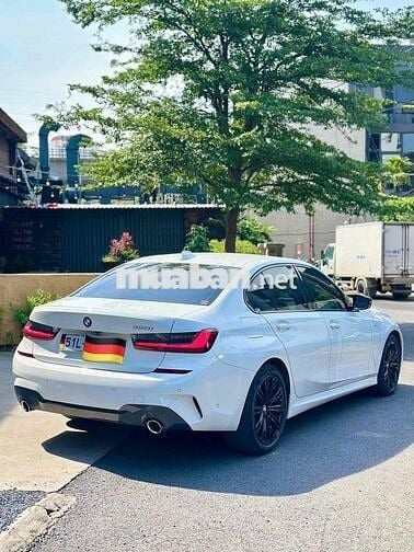 BMW 3 Series 2022 320i M Sport - 28000 km