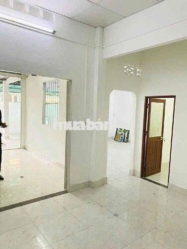 Nhà cấp 4 sân rộng gồm 3PN diện tích 100m2 tại đường số 4 Trường Thọ