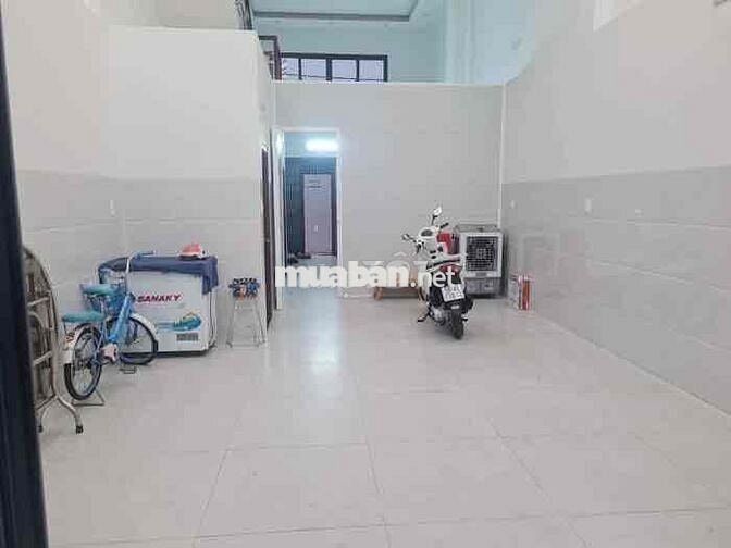 Bán nhà MT đưởng số 8.-3 tầng  5.5x20. 3pn sổ đẹp gia 9ty5 TL.