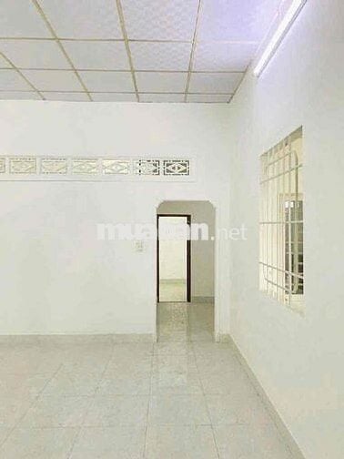 Nhà cấp 4 sân rộng gồm 3PN diện tích 100m2 tại đường số 4 Trường Thọ