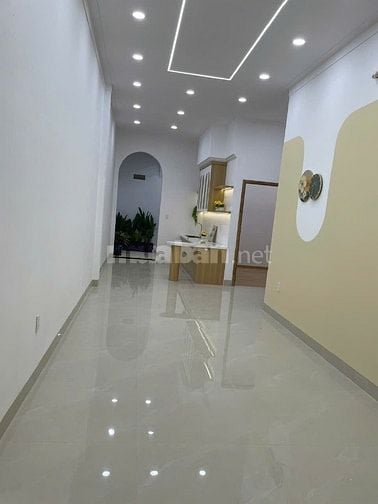 Biệt thự sân vườn 123m2 - 3pn - xe hơi - sát MT 