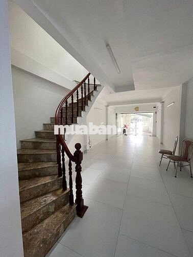 Cho thuê nhà mặt tiền đường Hoàng Hoa Thám 4x22 trệt 3 lầu