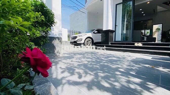 BIỆT THỰ MÁI NHẬT NGANG 10M ĐẸP, full nội thất, Đặng Thúc Vịnh Hóc Môn
