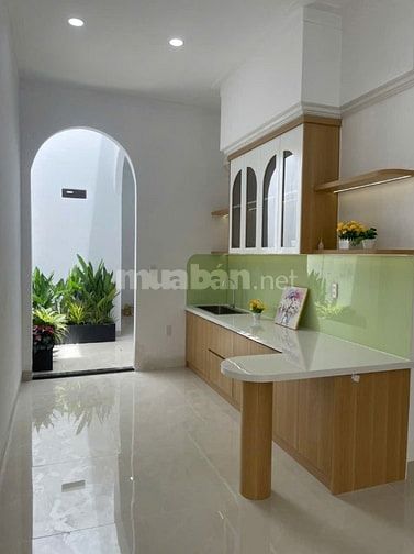 Biệt thự sân vườn 123m2 - 3pn - xe hơi - sát MT 