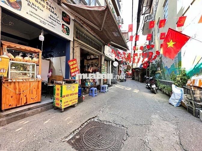 Siêu phẩm Cầu Giấy, Đầu tư sinh lời, ô tô đậu cửa,DT 141m, giá 38,5 tỷ Siêu phẩm Cầu Giấy, Đầu tư sinh lời, ô tô đậu cửa,DT 141m, giá 38,5 tỷ