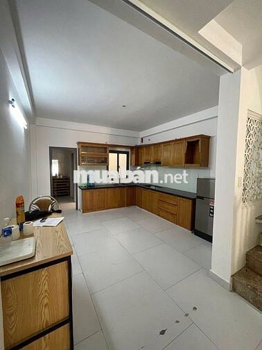 Cho thuê nhà mặt tiền đường Hoàng Hoa Thám 4x22 trệt 3 lầu