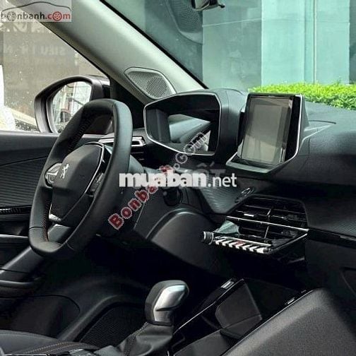 Peugeot 2008 Allure 1.2 AT 2025