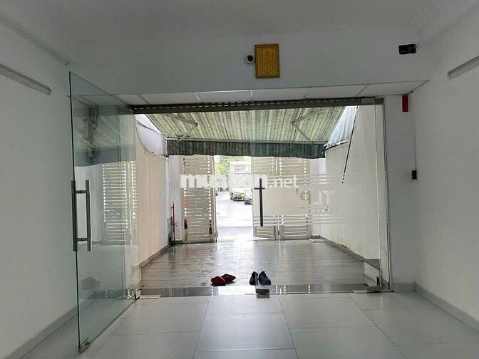 Cho thuê nhà mặt tiền đường Hoàng Hoa Thám 4x22 trệt 3 lầu