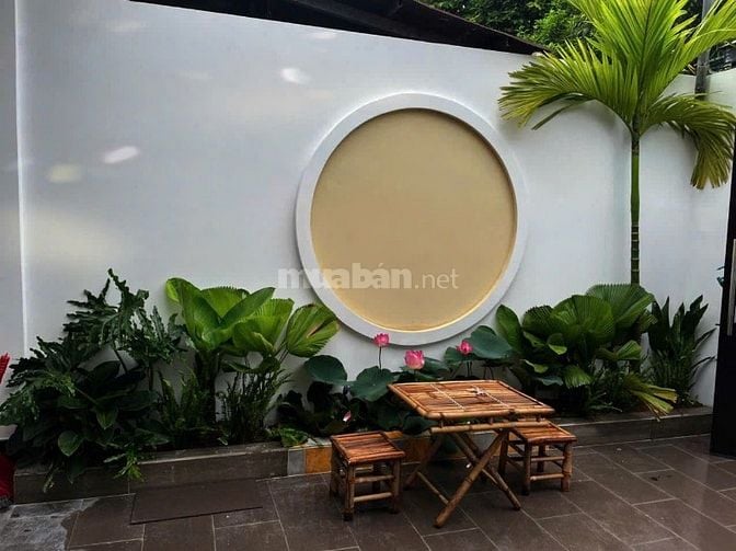 Biệt thự sân vườn 123m2 - 3pn - xe hơi - sát MT 
