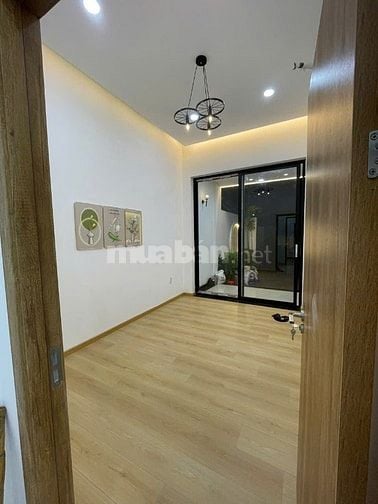 Biệt thự sân vườn 123m2 - 3pn - xe hơi - sát MT 