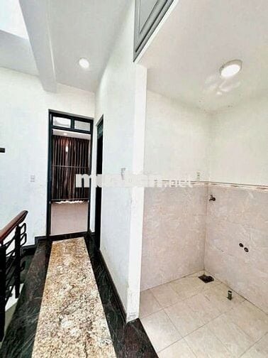 Cho thuê nhà NC 3 mặt tiền Nguyễn Văn Lượng P17 Gò Vấp
