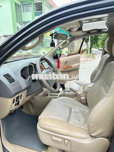 Toyota Fortuner 2010 2.7V - hồ sơ cầm tay