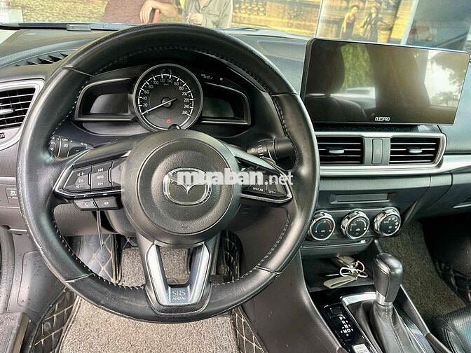 Mazda 3 2017 1.5 AT Sedan - 90000 km