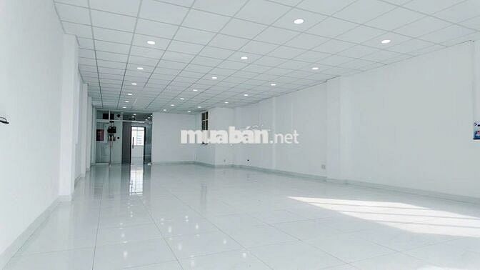 Cho thuê văn phòng mặt tiền đường Ung Văn Khiêm,dt 105m²