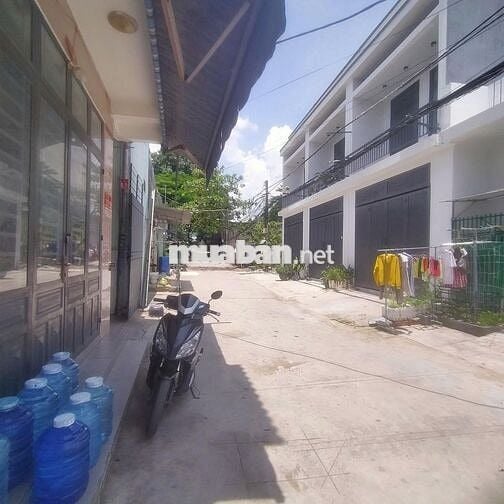 Bán Nhà C4 Ngay tại thị trấn Củ chi. 87m2 giá mini 870 triệu,SHR