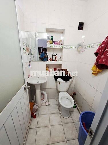 Mặt tiền đường Liên Khu 2-10 diện tích đất 49m2 đúc thật 1 lầu 2pn