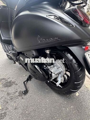 Vespa sprint S 125 đen sporty led 2 tầng