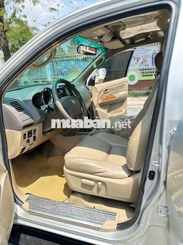 Toyota Fortuner 2010 2.7V 4x4 AT -