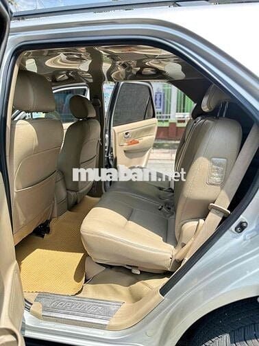 Toyota Fortuner 2010 2.7V 4x4 AT -