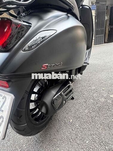 Vespa sprint S 125 đen sporty led 2 tầng