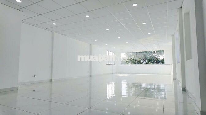 Cho thuê văn phòng mặt tiền đường Ung Văn Khiêm,dt 105m²