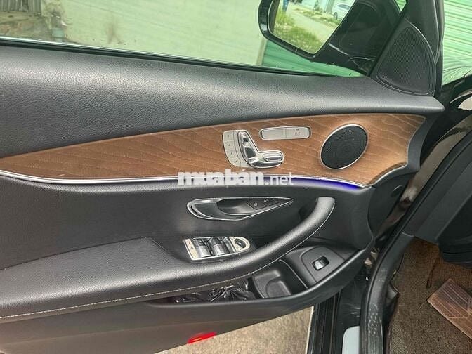 Mercedes Benz E Class 2019 E200 - 96000 km