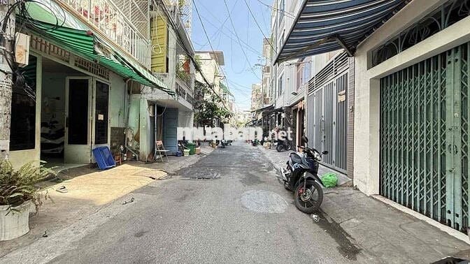 LÊ VĂN DUYỆT 🔥🚀 DT: 128M2 - 1 ĐỜI CHỦ - TIỆN XÂY MỚI - HẺM XE HƠI